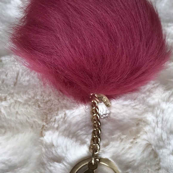 🎉UGG KEYCHAIN🎉 - Picture 4 of 7